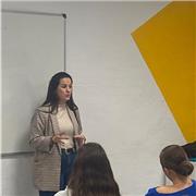 Profesora Titulada en Educación Primaria con más de 10 años de experiencia en el trabajo de apoyo escolar